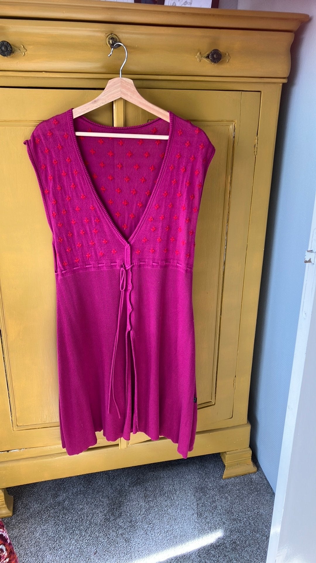 Mooi hes mouwloos vest van ART rose en rood, Ophalen of Verzenden, Zo goed als nieuw, Maat 42/44 (L), Roze