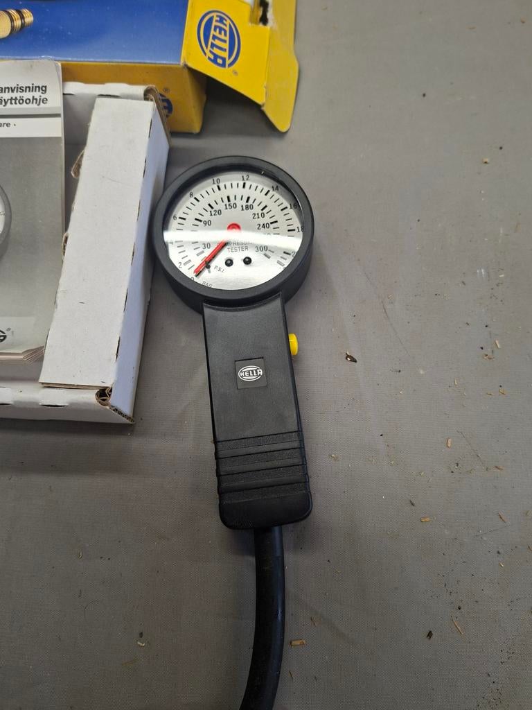 Hella compressietester voor motoren, Auto diversen, Autogereedschap, Ophalen of Verzenden, Zo goed als nieuw