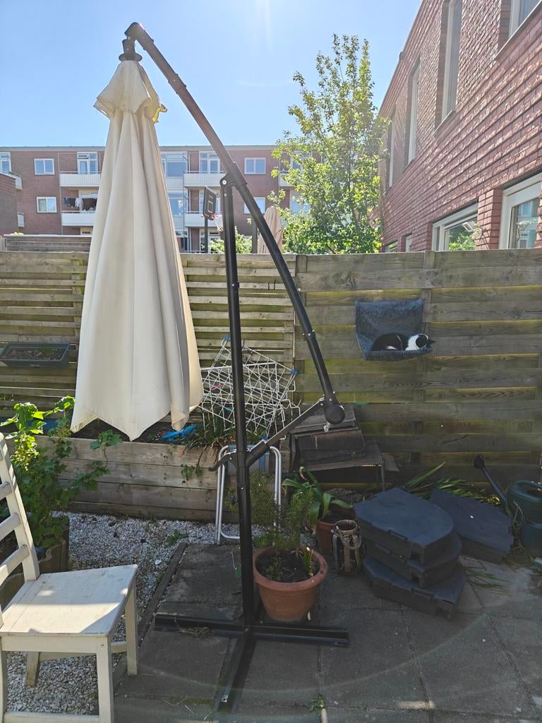Parasol beige 3 meter met parasol voet / gewicht, Tuin en Terras, Parasols, Ophalen, Gebruikt