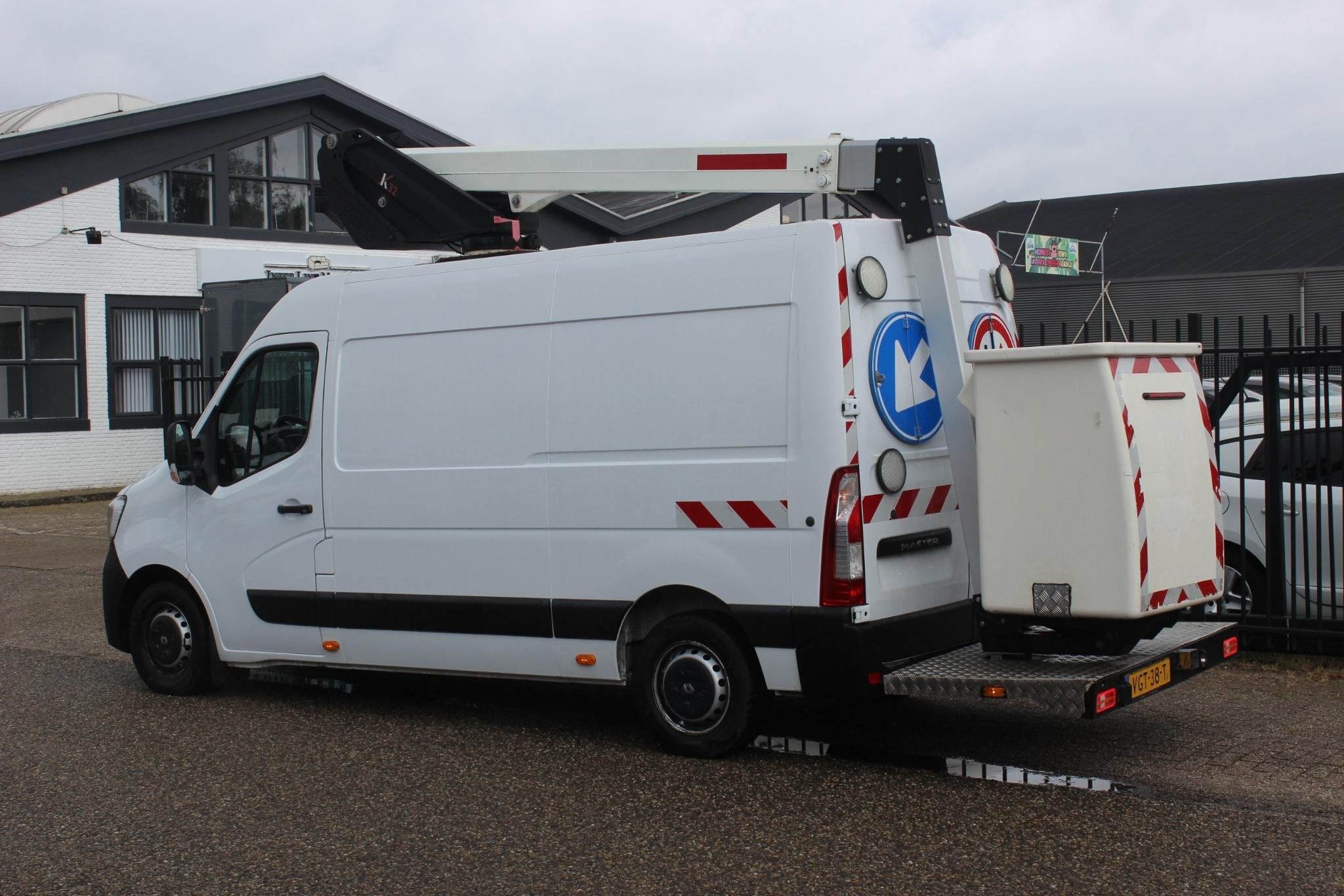 Renault Master T35 2.3 dCi 135 L2H3 Hoogwerker!, Auto's, Voorwielaandrijving, Gebruikt, Euro 6, 4 cilinders