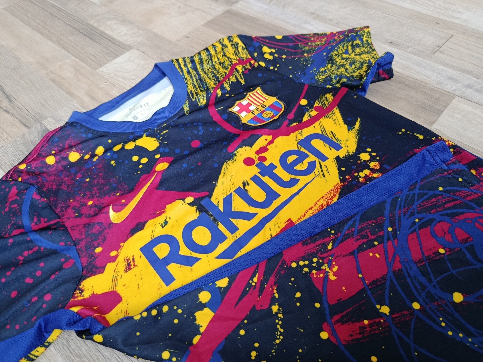 FC Barcelona, Meerkleurig, Nike, Ophalen of Verzenden, Zo goed als nieuw