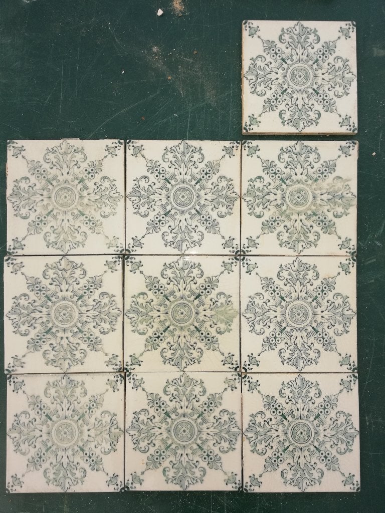 79 antieke wandtegels 12x12cm wit met groen motief, Antiek en Kunst, Ophalen
