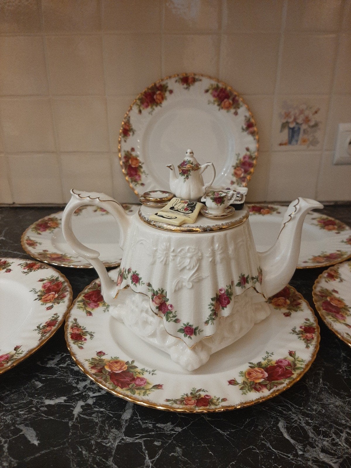 Grote Royal Albert Old Country Roses Theepot - Puntgaaf, Antiek en Kunst, Ophalen of Verzenden