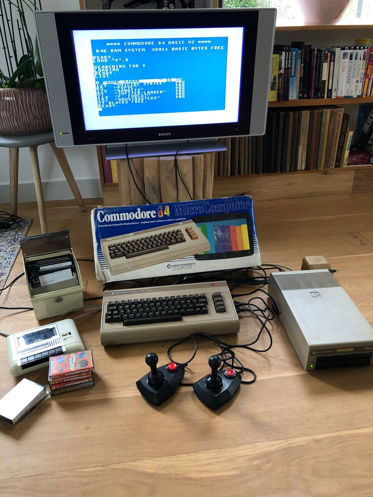 Complete Commodore 64 set met accessoires en spellen, Computers en Software, Verzenden