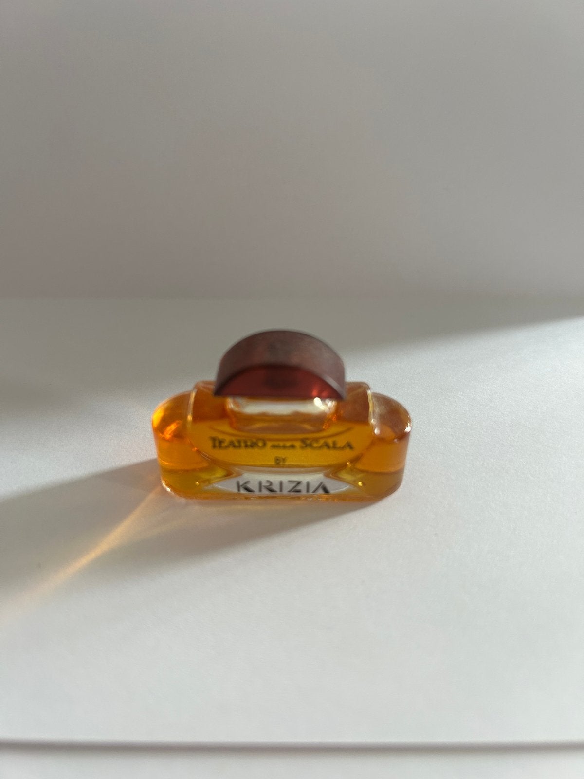 Teatro Alla Scala by Krizia Miniatuur Parfum, Ophalen of Verzenden, Zo goed als nieuw