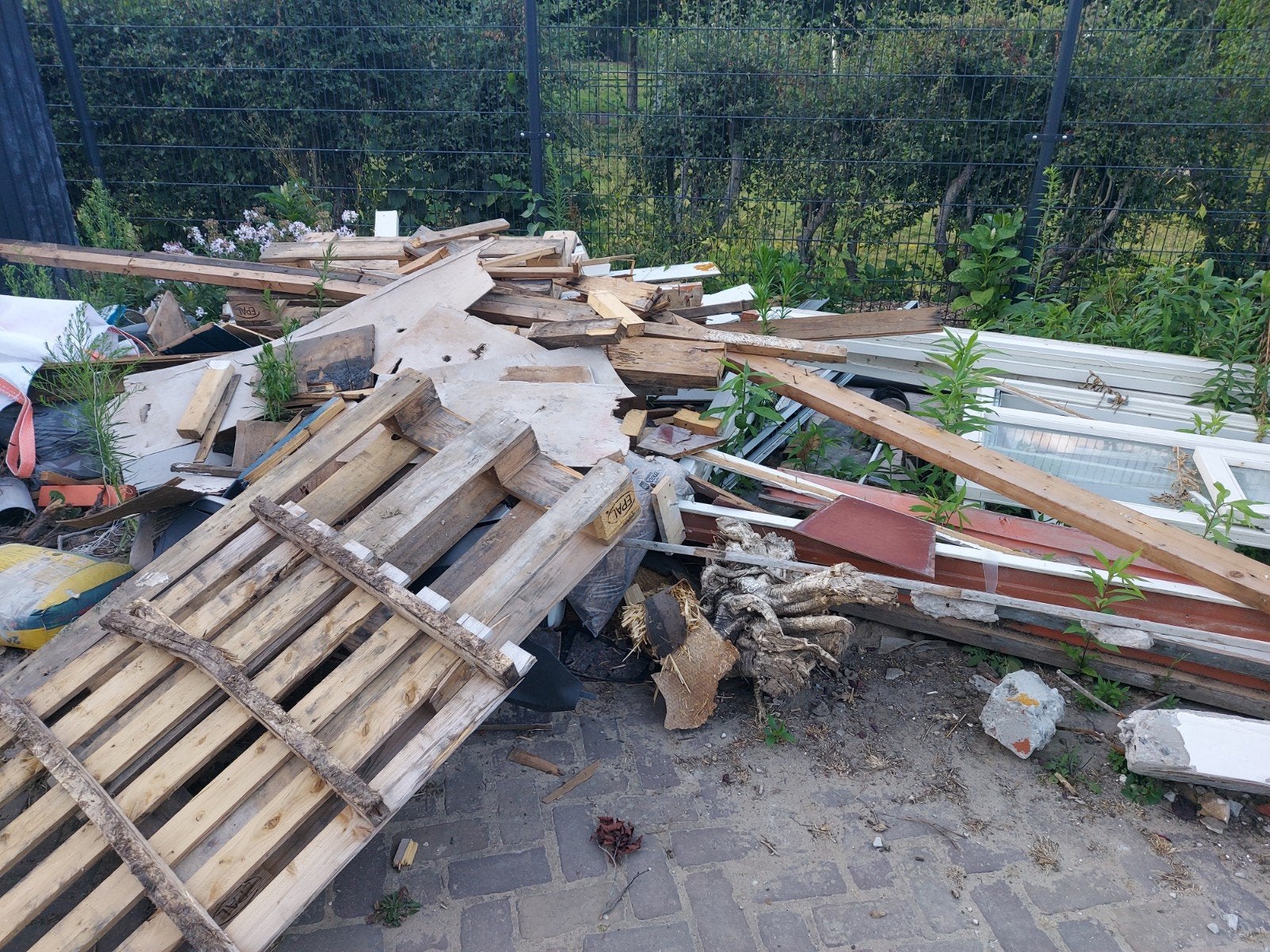 Gratis hout / brandhout / pallets, Minder dan 3 m³, Ophalen