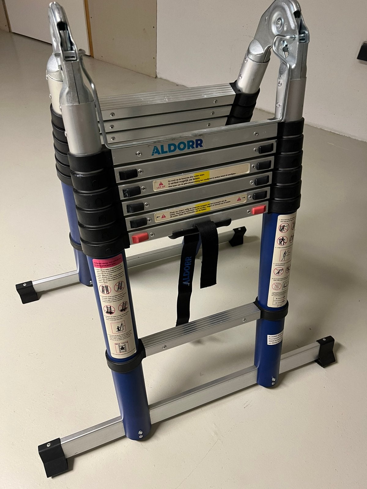 Te Koop Nieuwe Aldorr telescoop ladder, Doe-het-zelf en Verbouw, Ladders en Trappen, Ophalen, Nieuw, Ladder, Opvouwbaar of Inschuifbaar