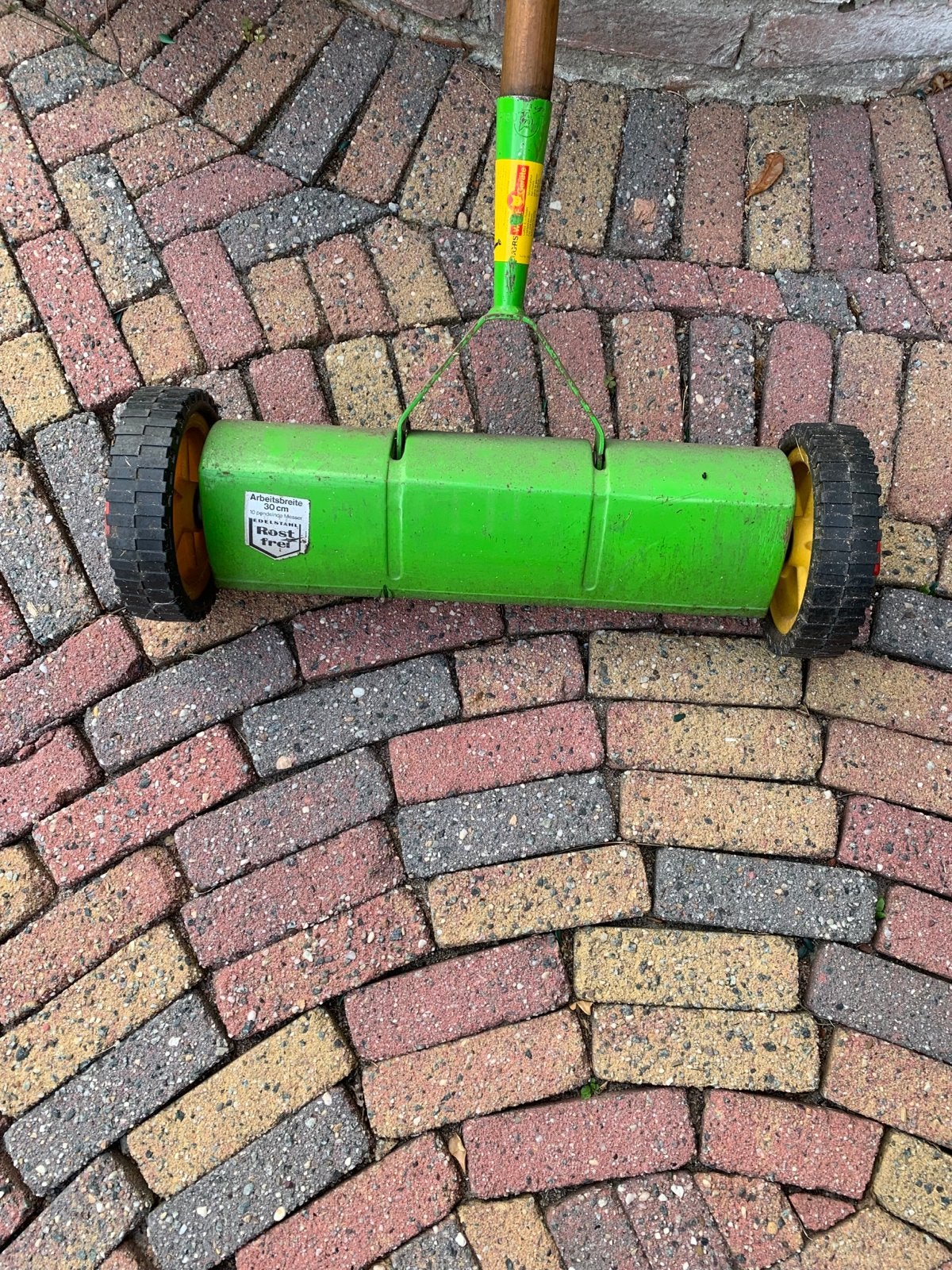 Gazonbeluchter met wielen en houten steel, Ophalen, Gebruikt, Overige soorten