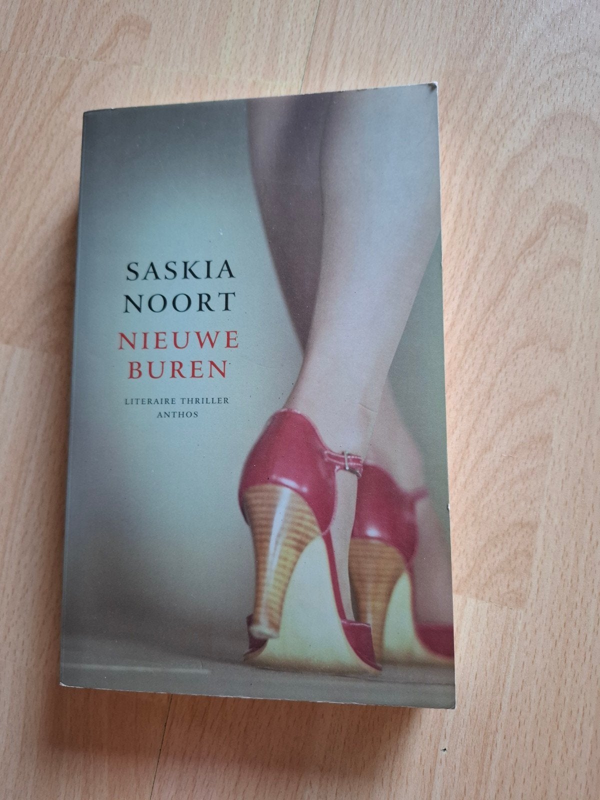 Saskia Noort Nieuwe buren, Ophalen of Verzenden, Zo goed als nieuw