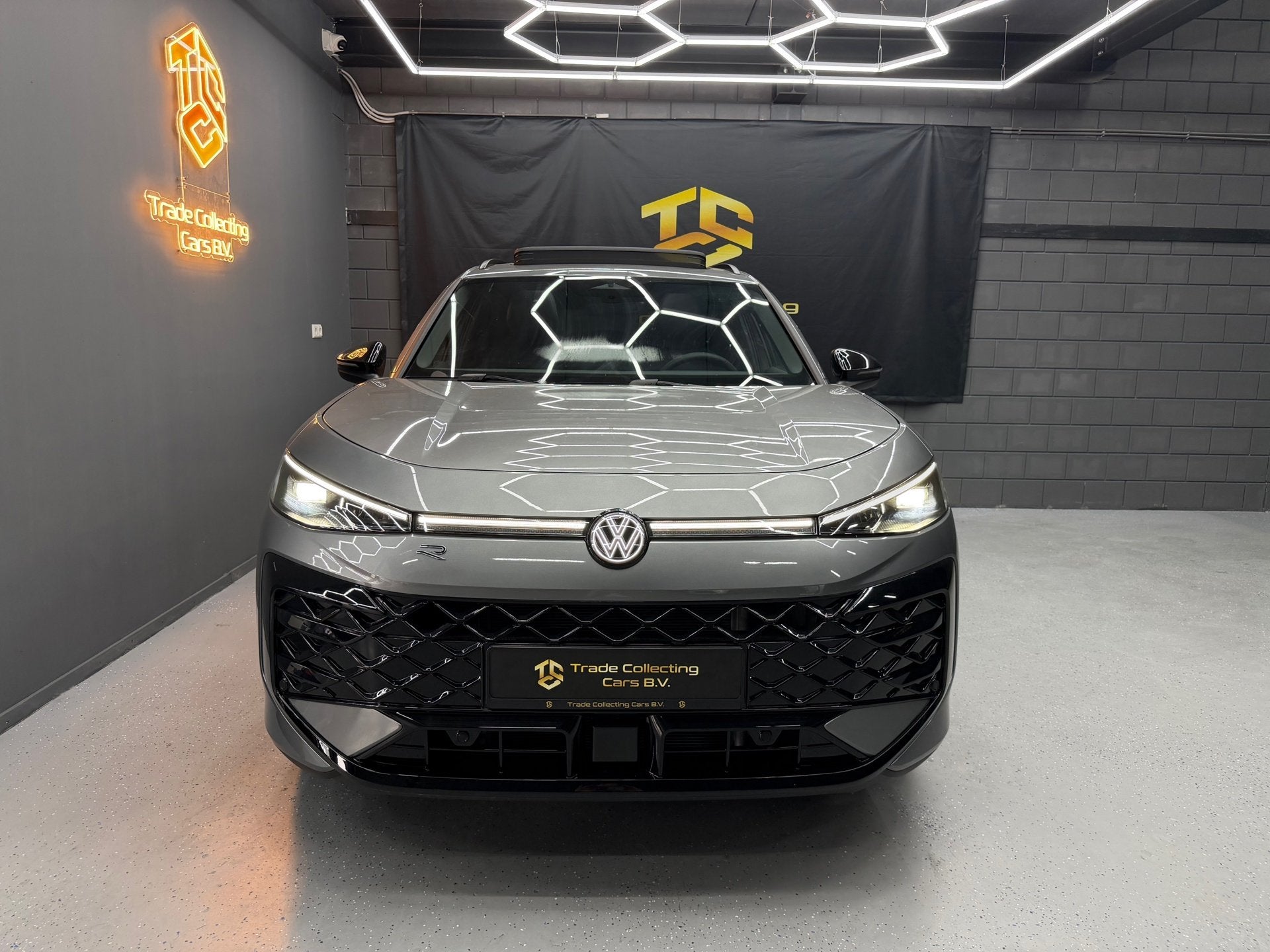 Volkswagen T-ROC 1.5 eTsi R-Line First Edition Pano-IQ-KEYLE, Auto's, Volkswagen, 1374 kg, 730 kg, 1498 cc, 4 cilinders
