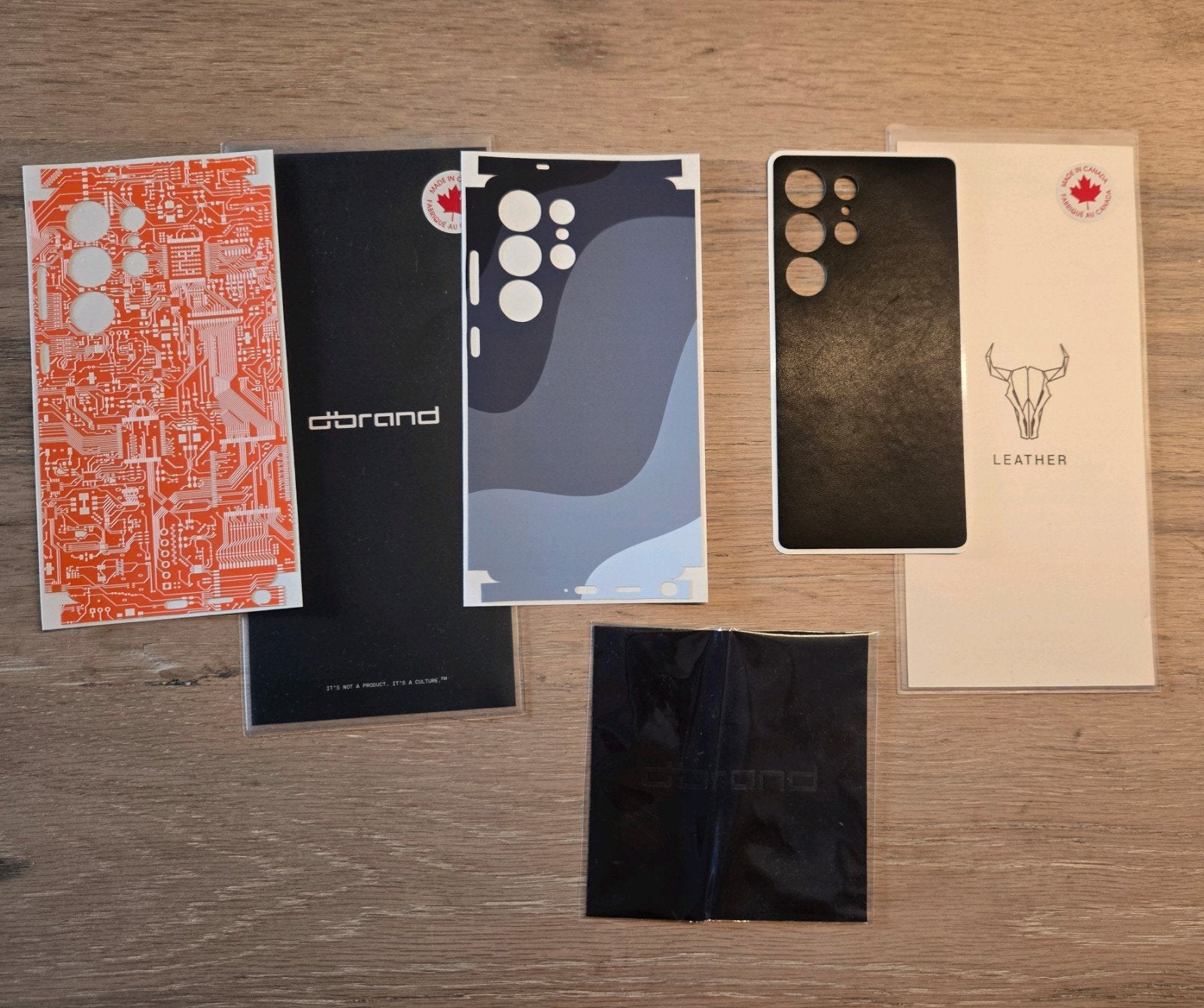 Samsung Galaxy S25 Ultra: 3 dbrand Skins, Ophalen, Nieuw