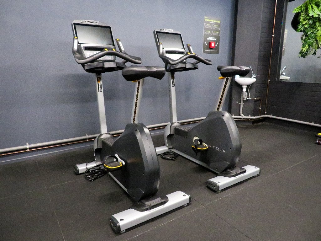 2x Matrix U7x Upright Bike – 2 voor €1750,- 1 voor €999, Ophalen, Zo goed als nieuw, Overige materialen, Hometrainer