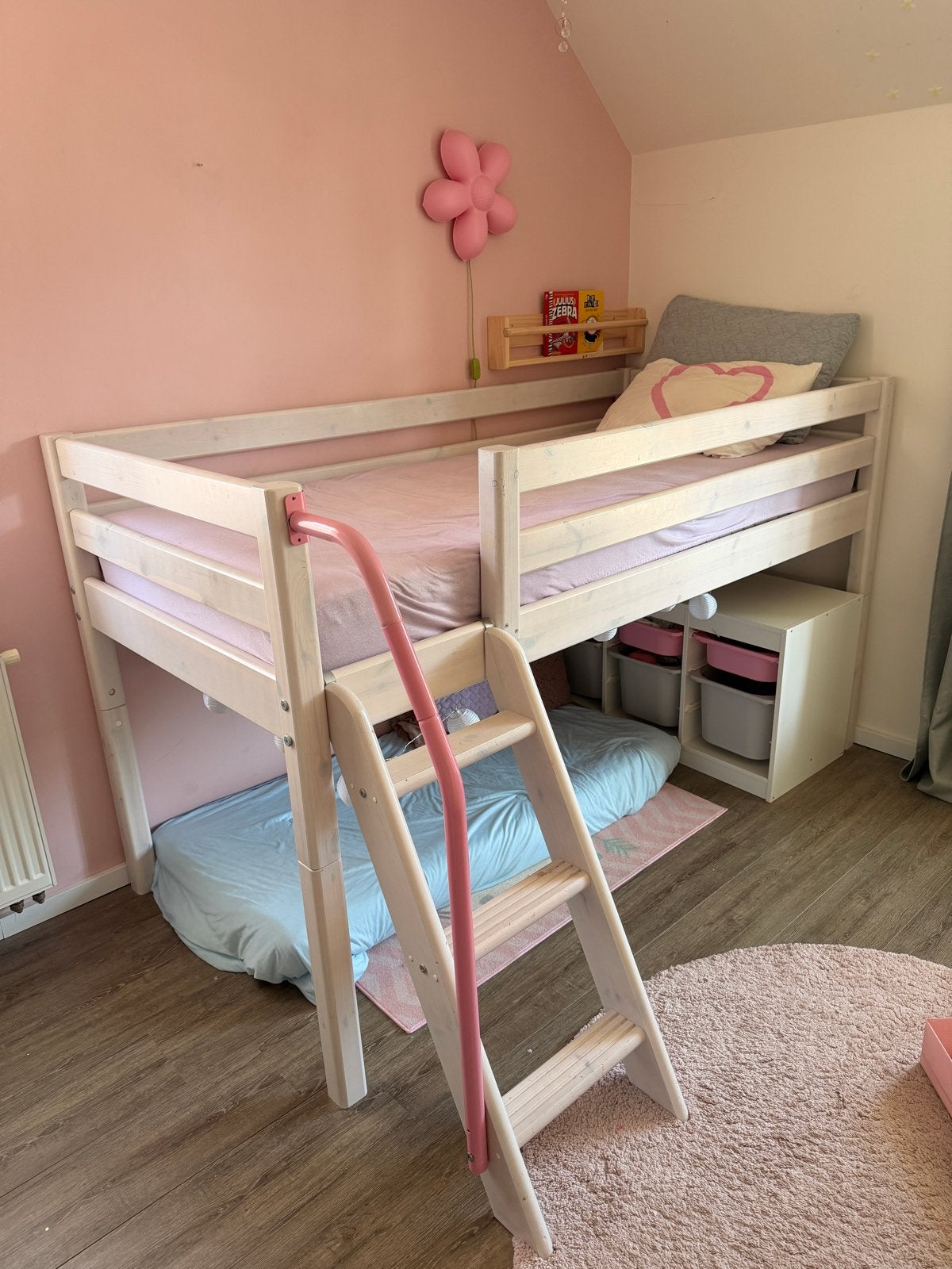 Flexa Classic hoogslaper 90x200 whitewash met rechte ladder, Huis en Inrichting, Slaapkamer | Stapelbedden en Hoogslapers, Ophalen