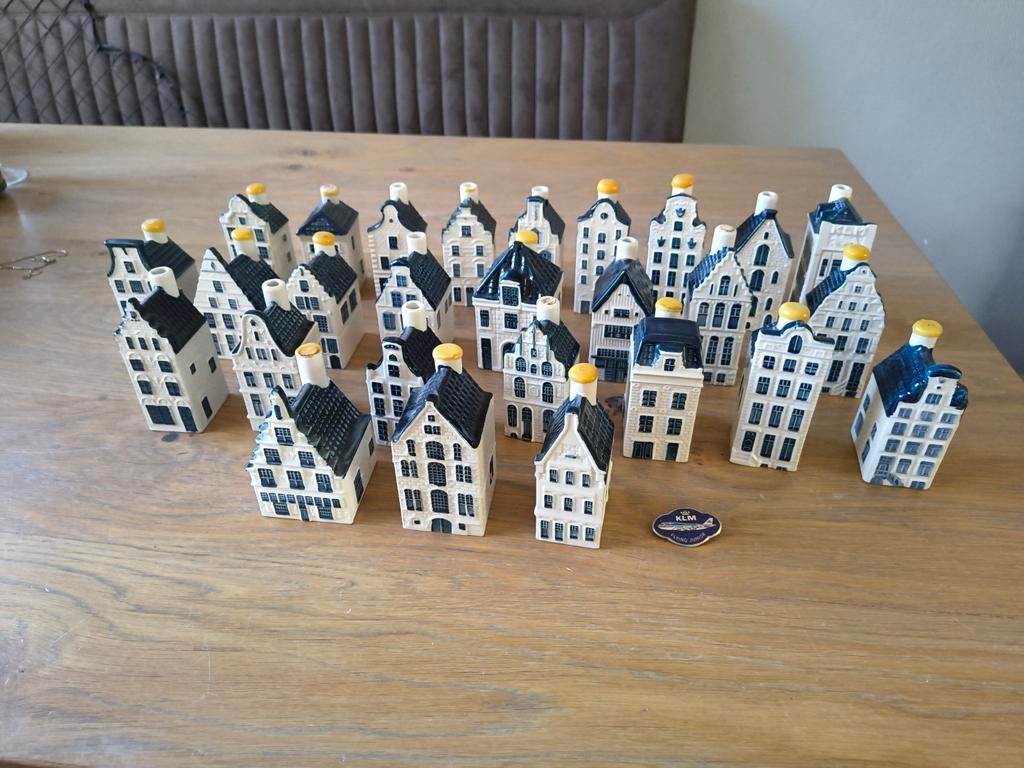 KLM Huisjes Collectie (26 stuks) + Flying Junior speld, Verzamelen, KLM Huisjes, Ophalen of Verzenden, Zo goed als nieuw, 21 t/m 40