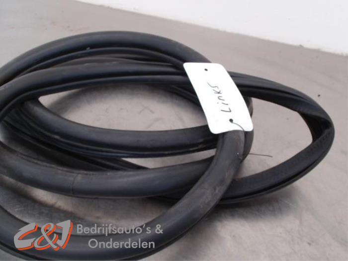 Portierrubber 2Deurs links van een Volkswagen Caddy, Gebruikt, -, Volkswagen, -