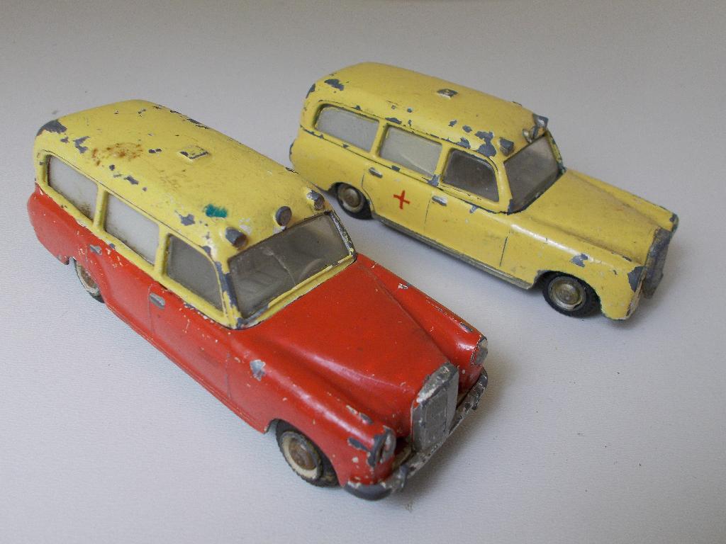 1963 TEKNO Denmark 2 x MERCEDES-BENZ AMBULANCES (Opknappers)