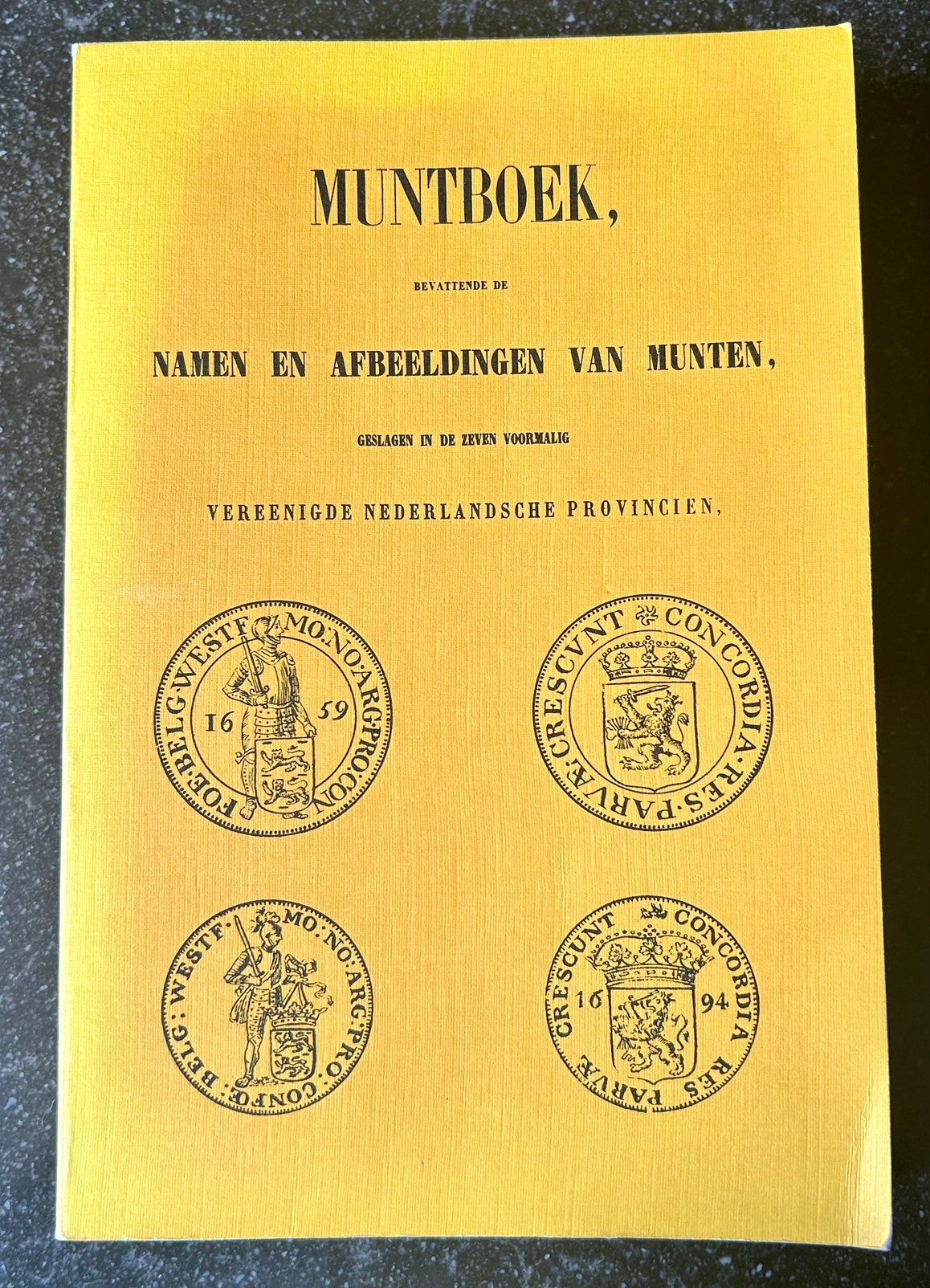 Muntboek - Pieter Verkade, Ophalen of Verzenden, Koningin Beatrix