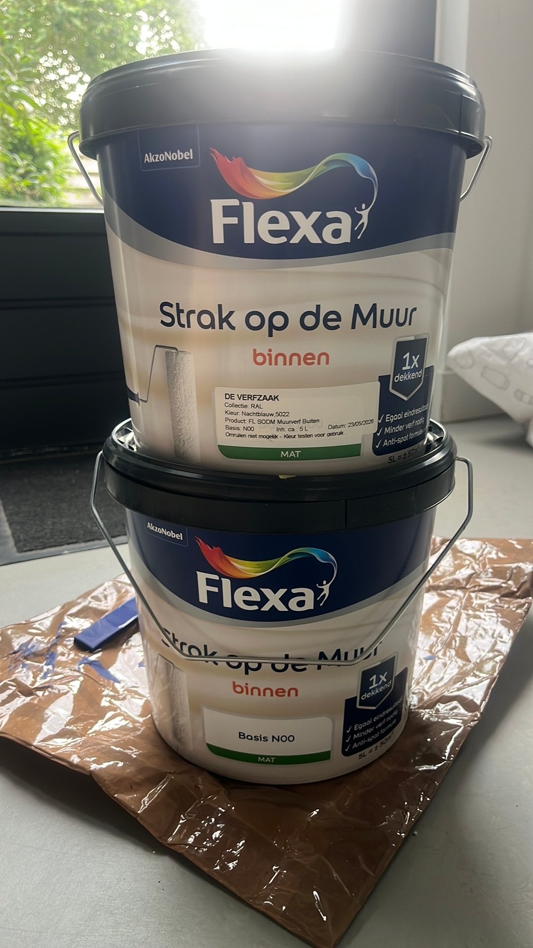 2x 5 liter FLEXA strak op de muur verf kleur blauw ral5022, Ophalen, Nieuw
