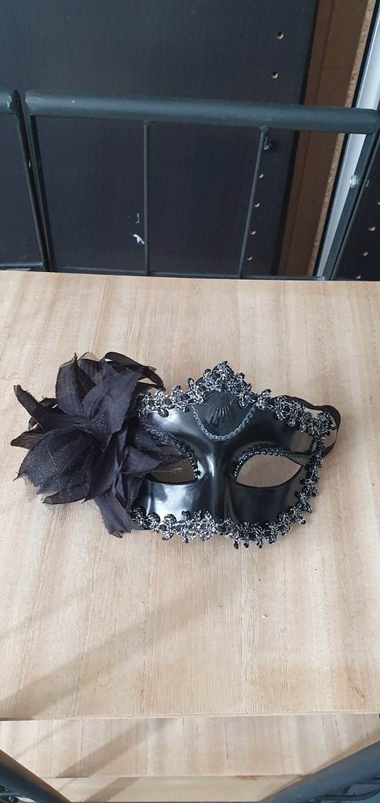 Zwart Venetiaans Masker met Bloemen en Kant, Onbekend, Ophalen of Verzenden, Zo goed als nieuw