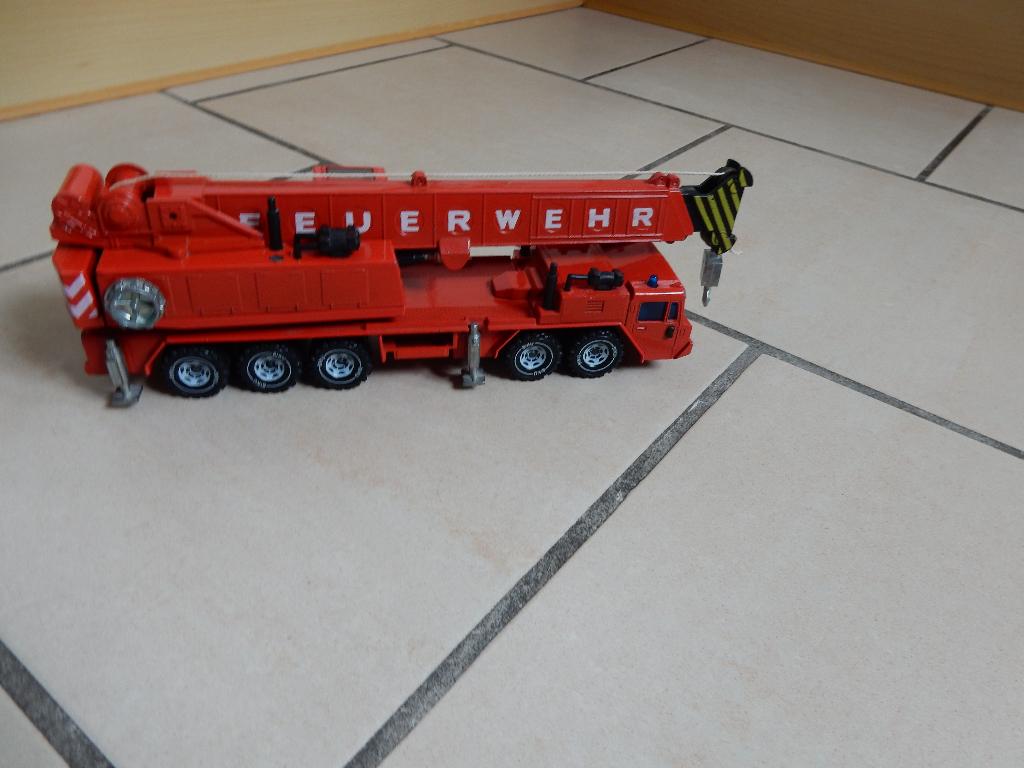 feuerwehr 4010 van Siku metalen brandweerauto, Hobby en Vrije tijd, Modelauto's | 1:50, Ophalen of Verzenden, Zo goed als nieuw