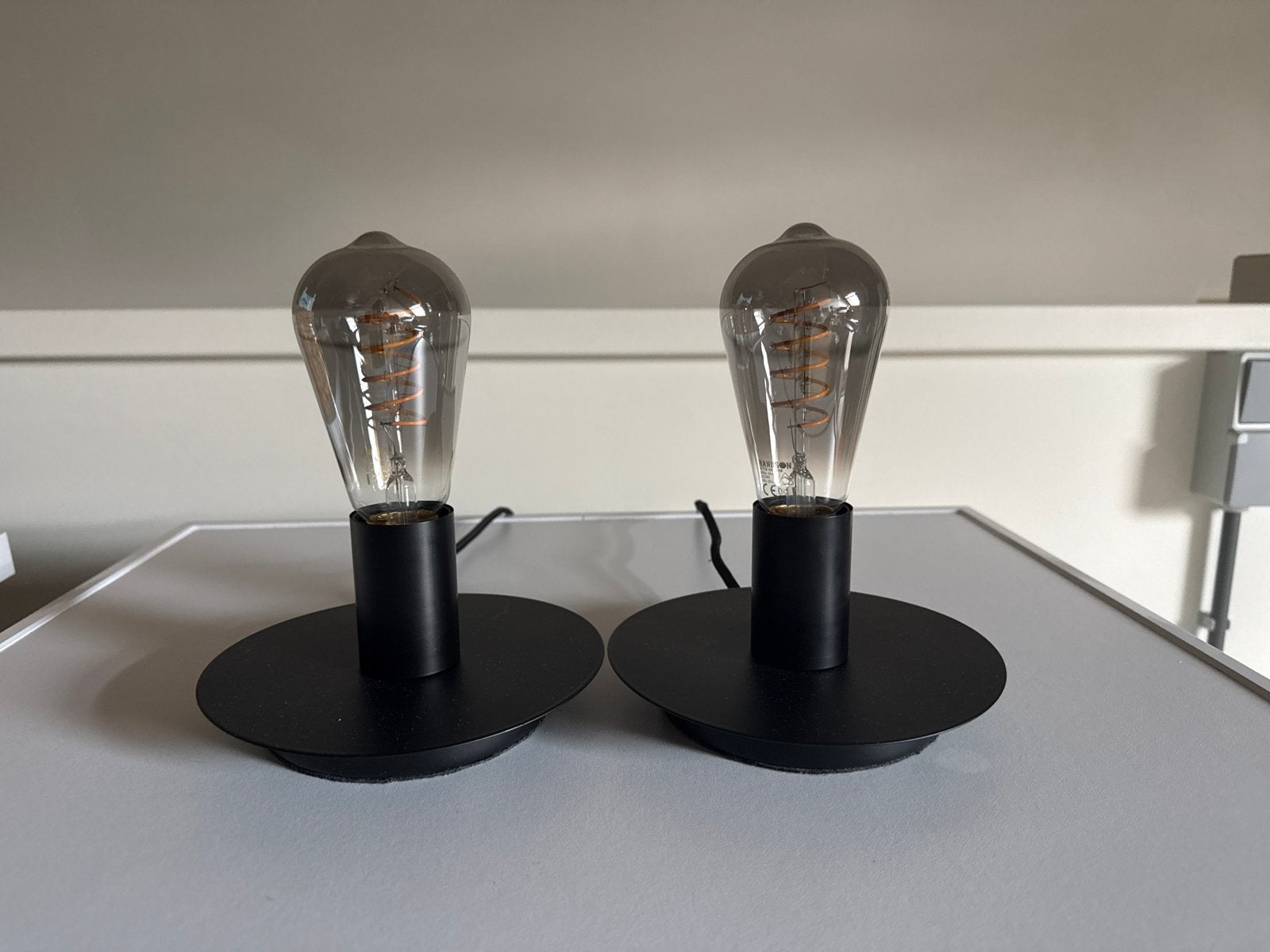 Set van 2 Nachtkastlampjes met Lichtbron, Ophalen, Nachtlamp, Zo goed als nieuw, Metaal