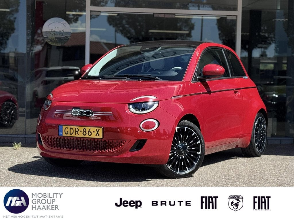 Fiat 500 La Prima 42 kWh | Camera | Panoramadak | JBL, Auto's, Fiat, Gebruikt, 118 pk, 4 stoelen, Origineel Nederlands