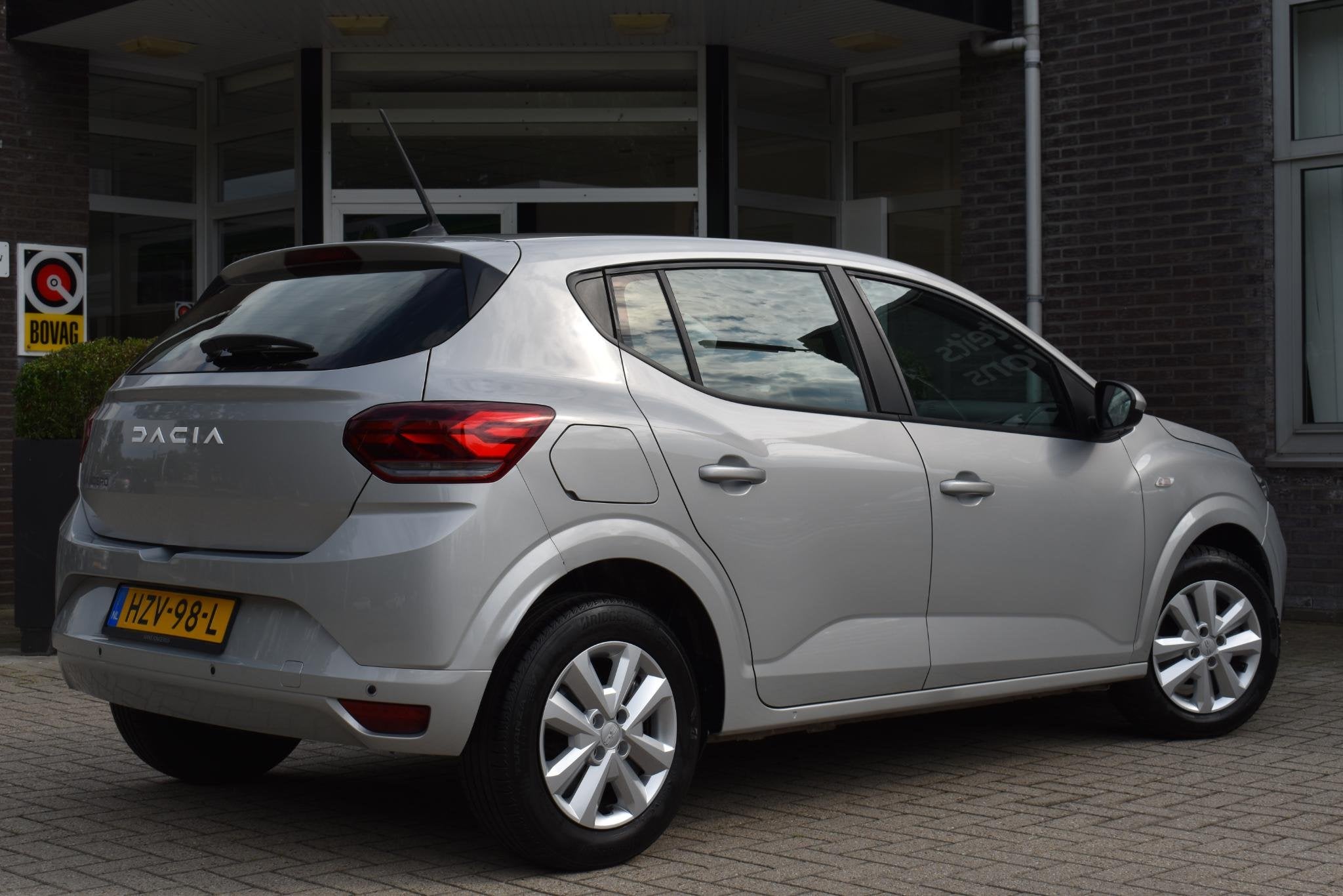 Dacia Sandero 1.0 TCe 90 Expression | AUTOMAAT | AIRCONDITIO, Auto's, Stof, Gebruikt, Euro 6, 1073 kg