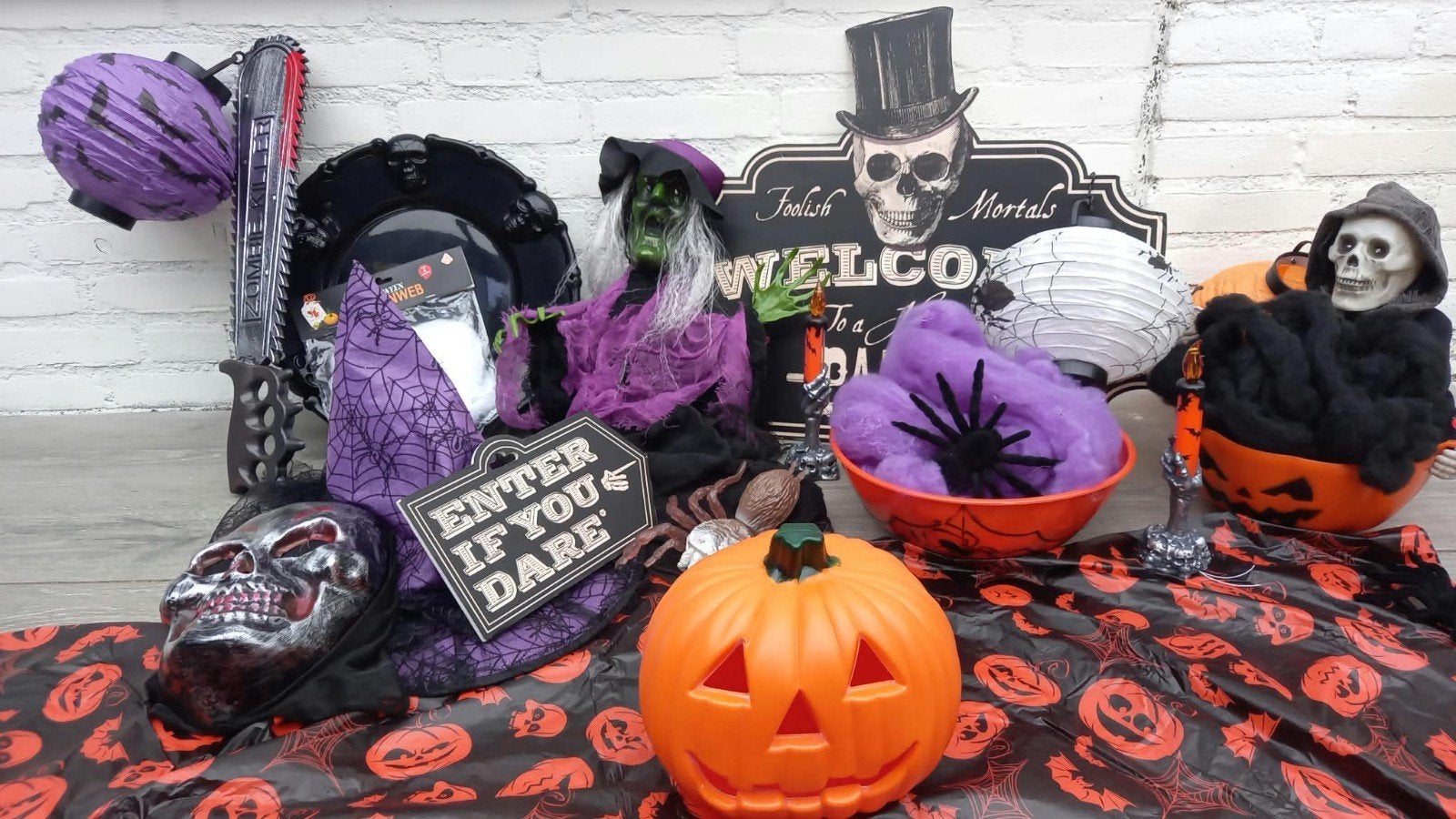 Griezelige Halloween Decoratie en Kostuum Set, Ophalen of Verzenden, Gebruikt, Feestartikel, Halloween of Griezel