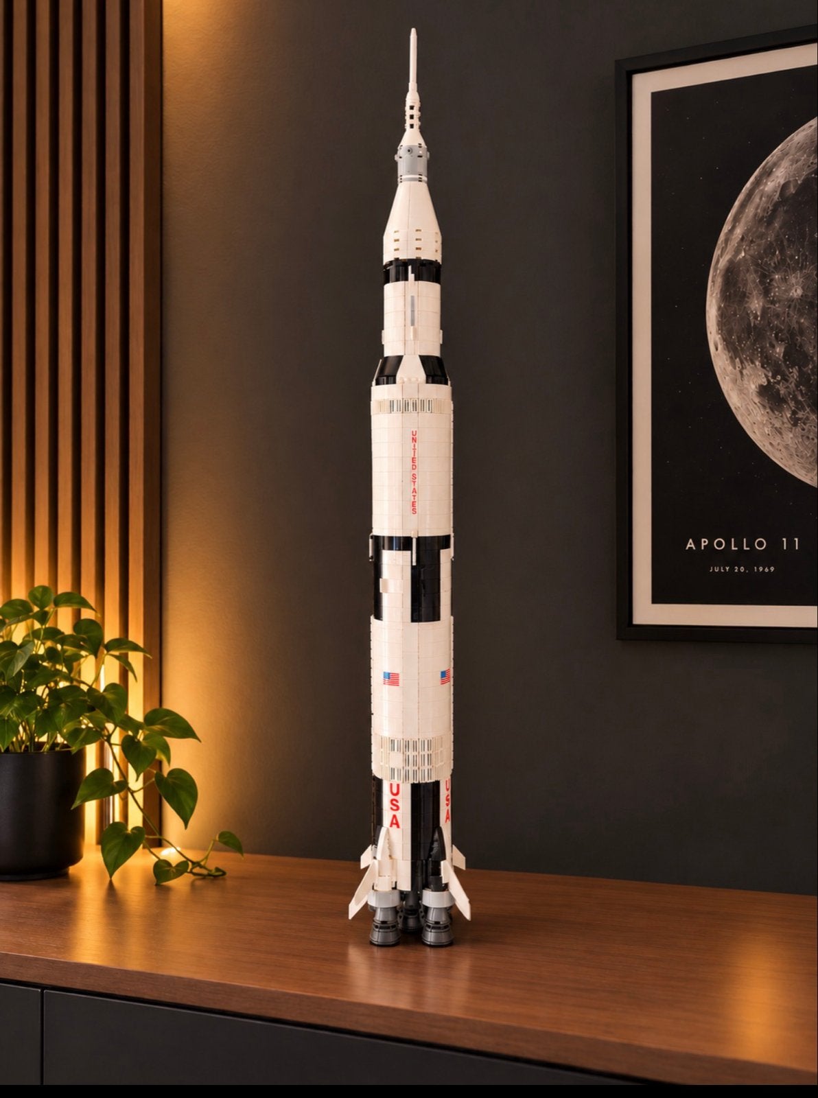 LEGO NASA Apollo Saturn V raket - Compleet met doos en boekj, Ophalen of Verzenden, Nieuw