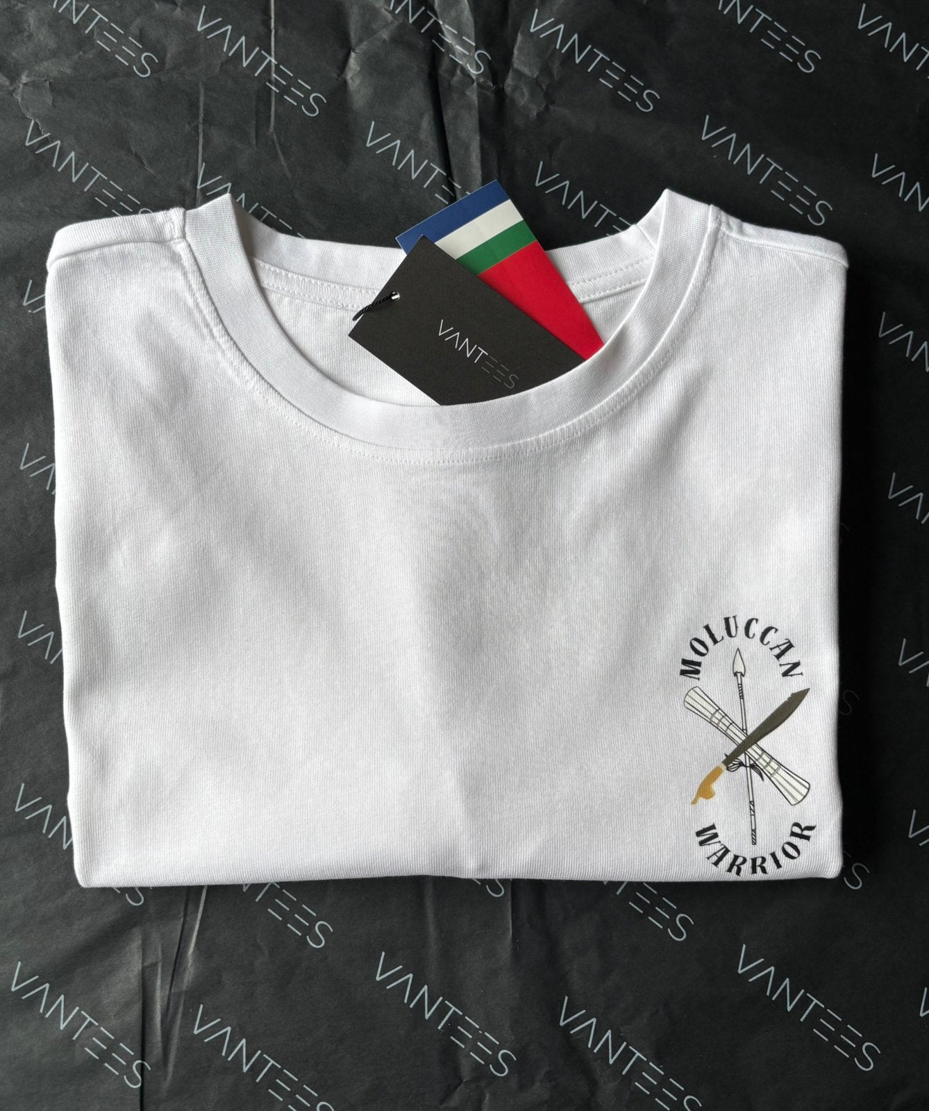 Moluccan Warrior oversized t-shirt, Verzenden, Nieuw, Maat 52/54 (L), Wit