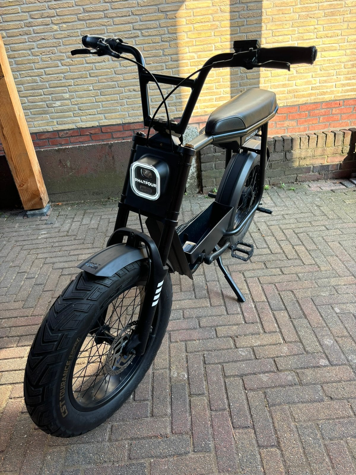 Phatfour FLX, Zo goed als nieuw, 59 cm of meer, 50 km per accu of meer, Ophalen