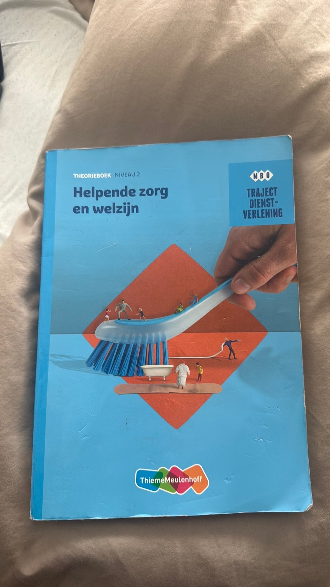 Helpende zorg en welzijn boek, Ophalen of Verzenden, Gelezen, Overige niveaus