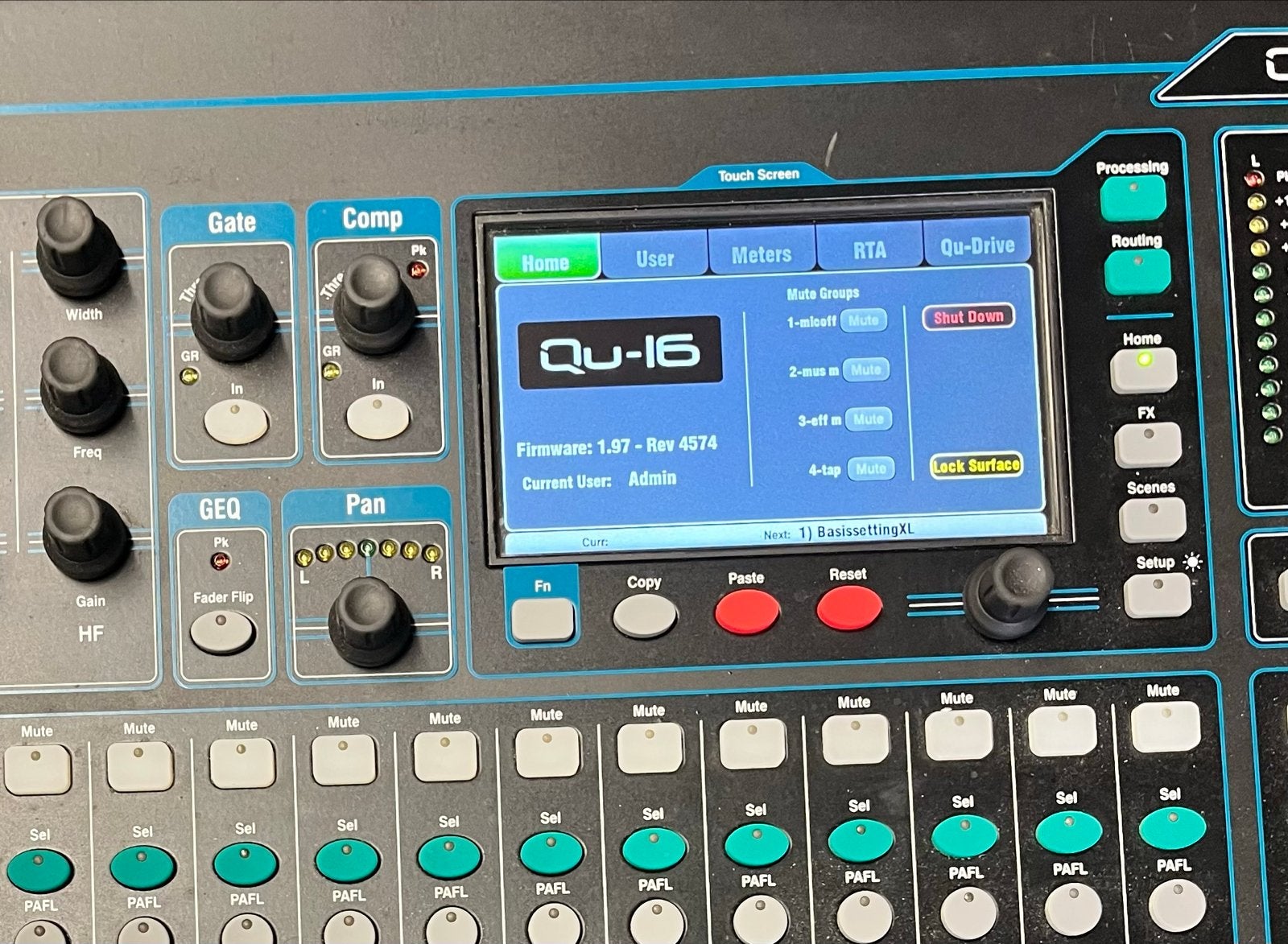 Allen & Heath Qu-16 digitale mixer met flightcase, Muziek en Instrumenten, Mengpanelen, Ophalen, Zo goed als nieuw, 10 tot 20 kanalen