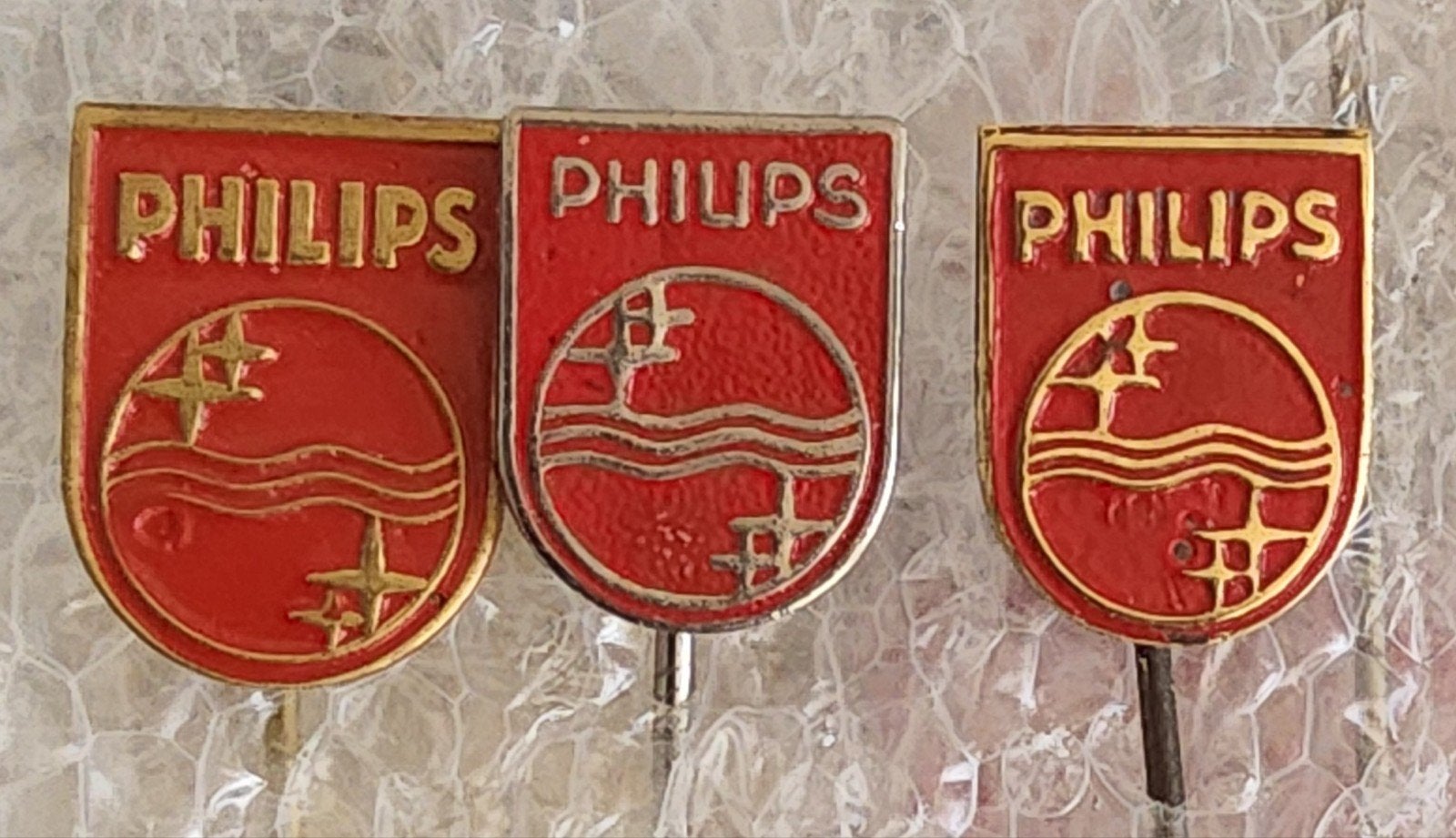 3 Philips Speldjes - Vintage Collectie, Verzamelen, Ophalen of Verzenden, Gebruikt, Merk, Speldje of Pin