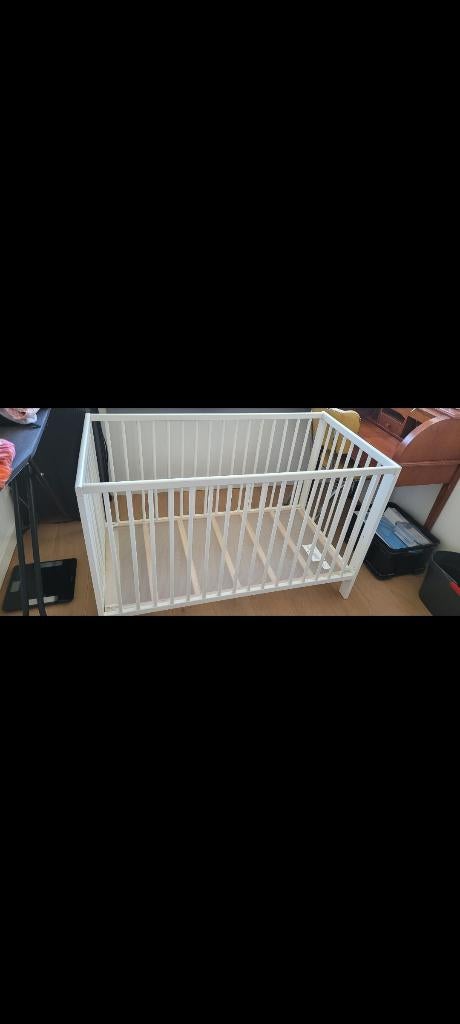 Ikea ledikant, Kinderen en Baby's, Babywiegjes en Ledikanten, Ophalen, Zo goed als nieuw, Ledikant