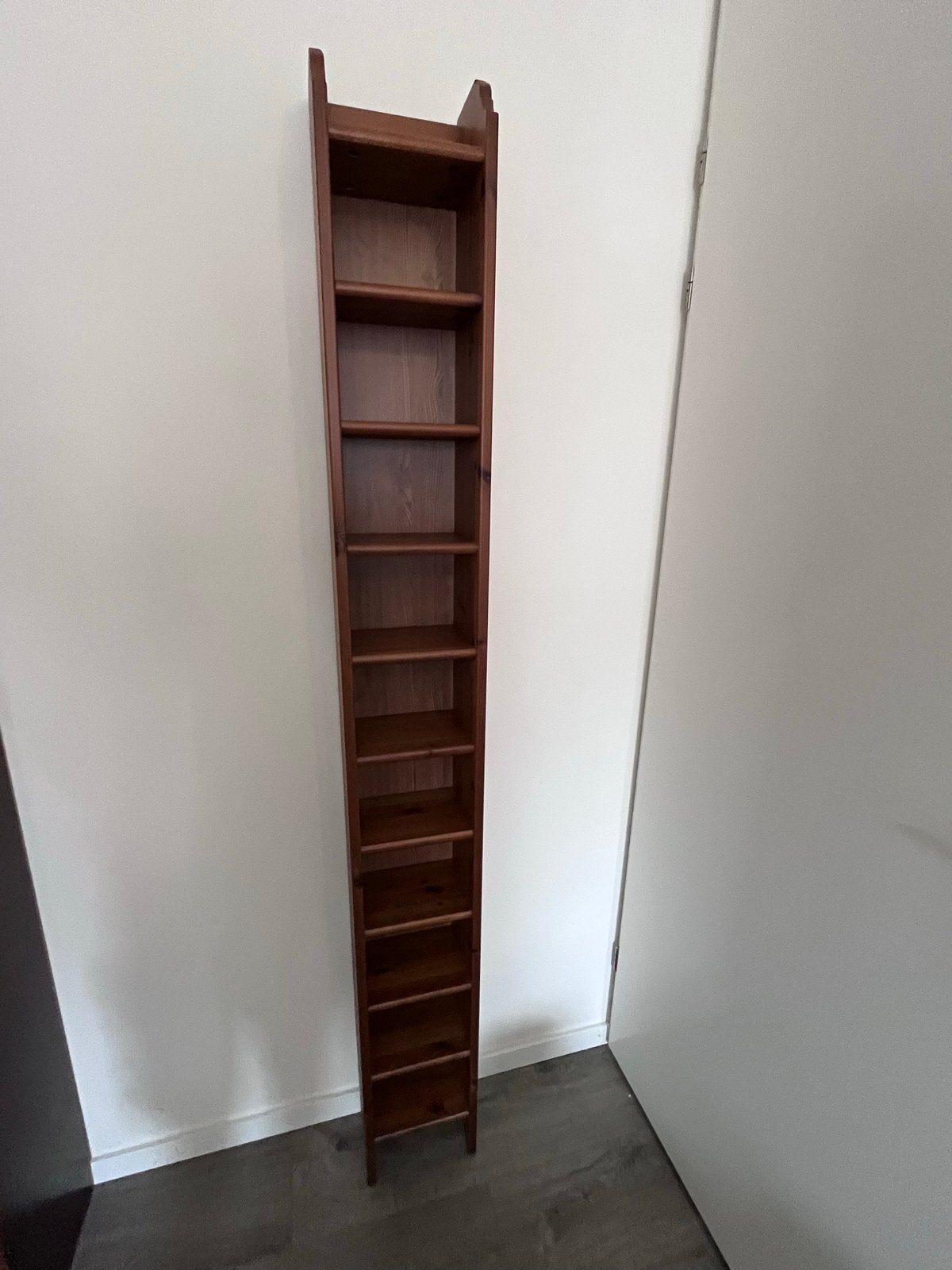 IKEA Leksvik CD/DVD-rek van massief grenenhout, Ophalen, Met plank(en), Minder dan 50 cm, Gebruikt