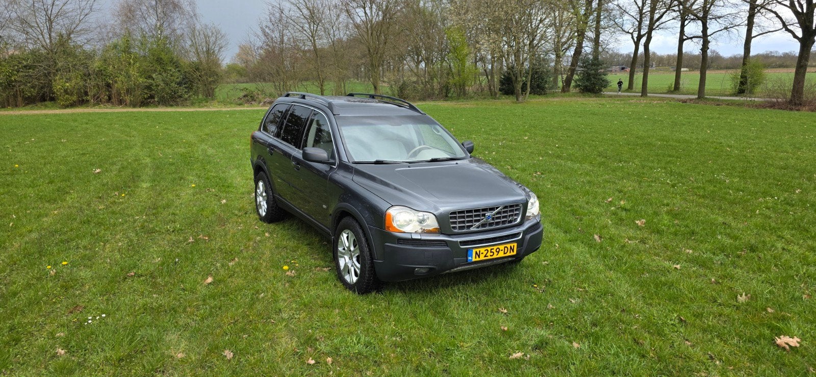 Volvo XC90 4.4 V8 youngt. Garantie en complete revisie gehad, Auto's, Volvo, 138 €/maand, Leder, Bedrijf, Vierwielaandrijving