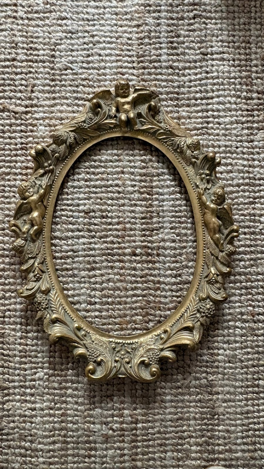 Antieke Gouden lijst met Engeltje en bloemen, Overige materialen, Gebruikt, Met sierrand, Ophalen of Verzenden