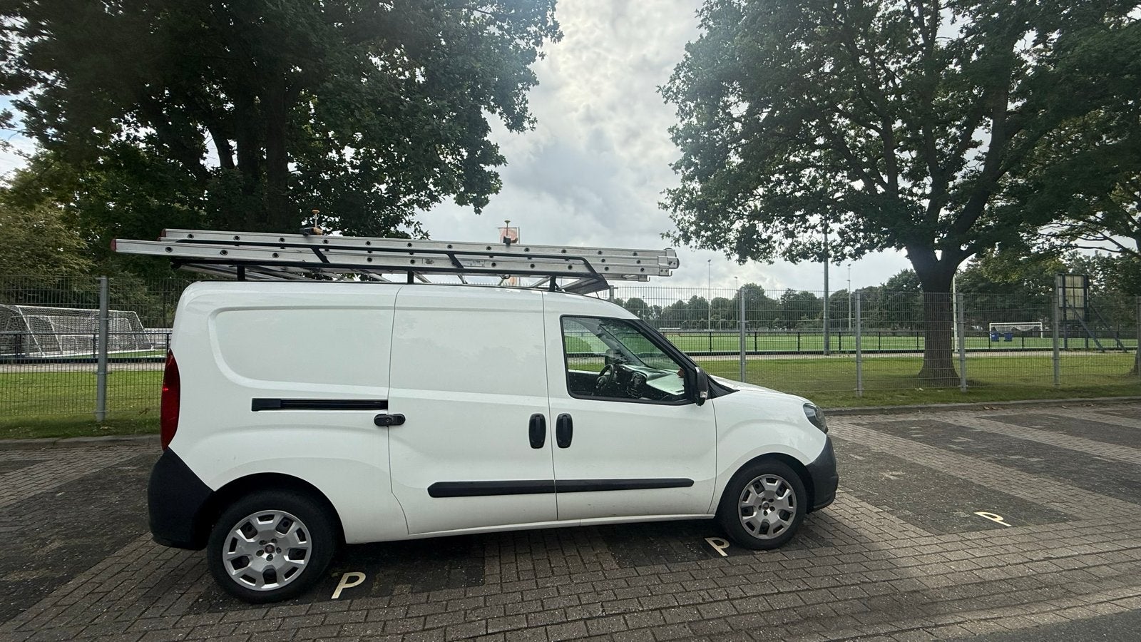 Fiat Doblo Cargo GB 1.6 MJ 105pk L2h1 Maxi 2018, Voorwielaandrijving, Euro 6, 4 cilinders, Wit