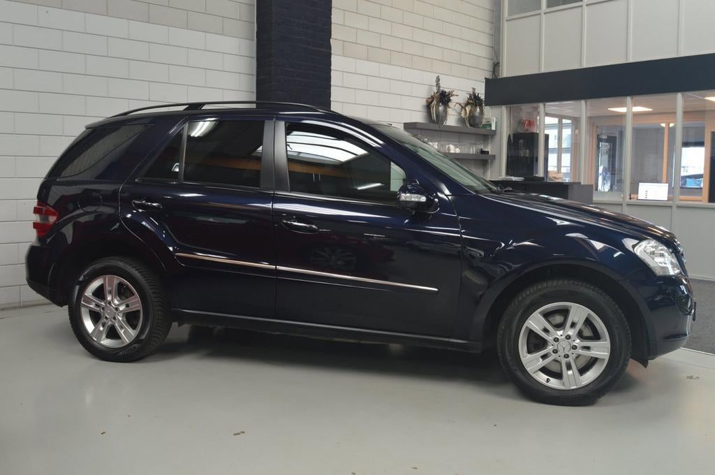 Mercedes-Benz M-klasse 500 4MATIC // 77.000 km // NIEUWSTAAT, Automaat, Blauw, Leder, Bedrijf