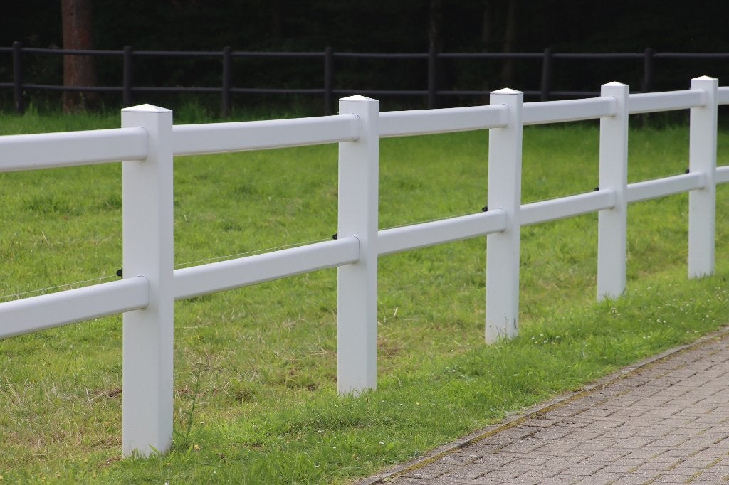 6. Kunststof hekwerk | Kunststof omheining wit | plastic hek, Weidegang, 4 paarden of pony's of meer