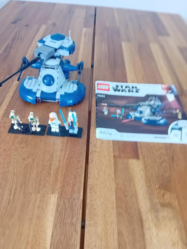 LEGO Star Wars 75283 AAT met Ahsoka Tano en Clone Troopers, Verzamelen, Star Wars, Ophalen of Verzenden, Zo goed als nieuw, Spel