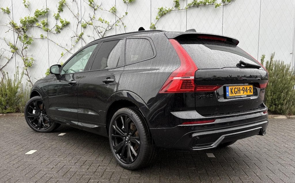 Volvo XC60 2.0 T6 Plug-in hybrid AWD Plus Black Edition | Ad, Auto's, Automaat, 12 maanden, Gebruikt, 4 cilinders