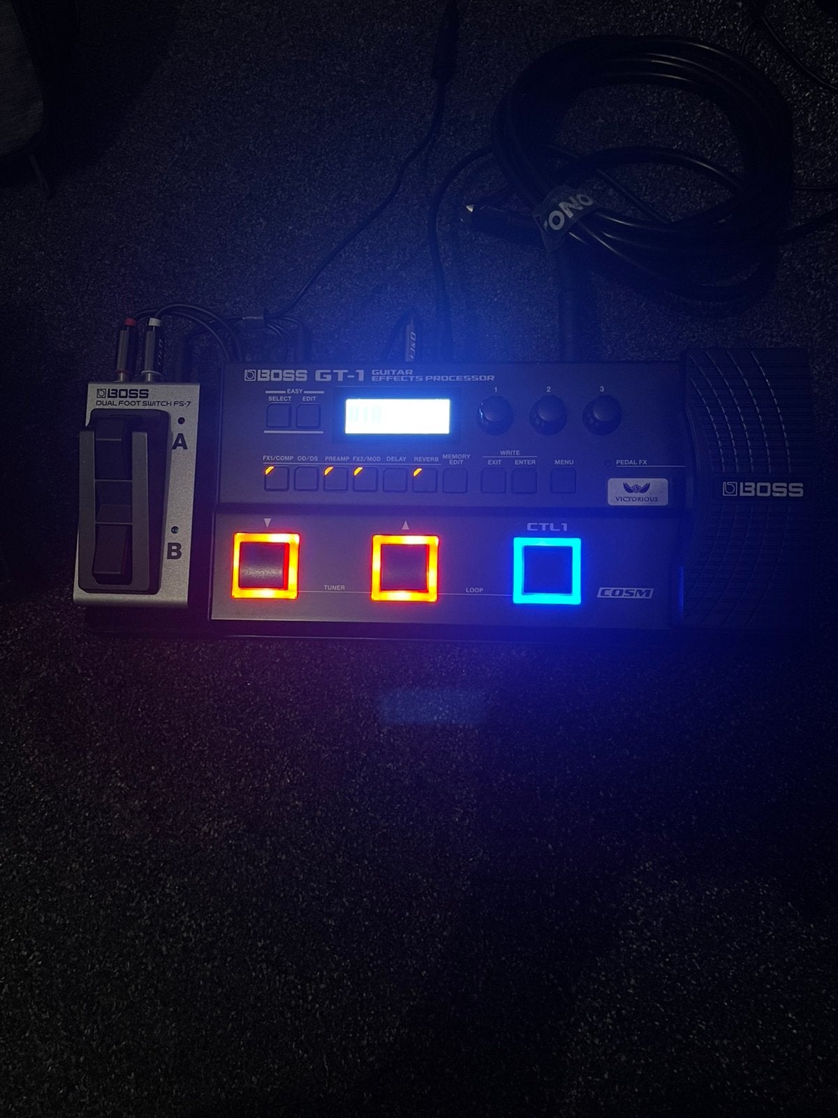 Boss GT-1 Guitar Effects Processor, Muziek en Instrumenten, Ophalen, Zo goed als nieuw, Licht