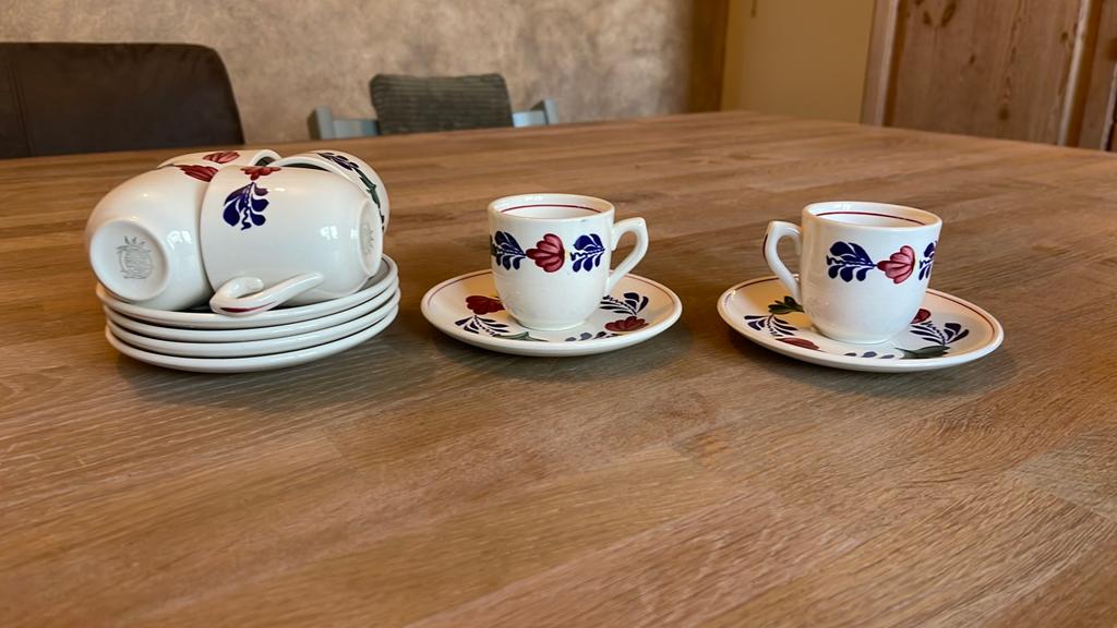 Boerenbont koffie/espresso kopjes met schotels (6 stuks), Ophalen of Verzenden, Zo goed als nieuw, Kop(pen) en/of Schotel(s), Aardewerk