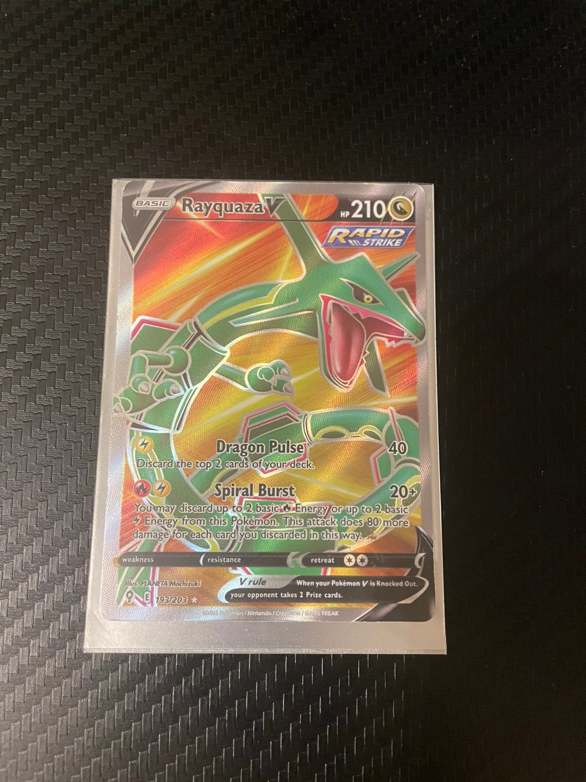 Rayquaza V #193, Ophalen of Verzenden, Zo goed als nieuw, Losse kaart, Foil