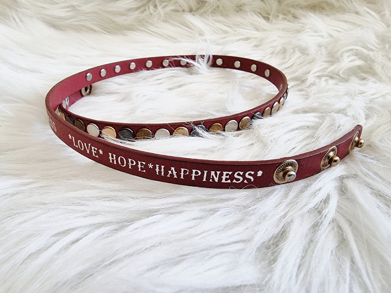 Leren wikkelarmband met studs, Sieraden, Tassen en Uiterlijk, Armbanden, Gebruikt, Bruin, Leer, Ophalen of Verzenden
