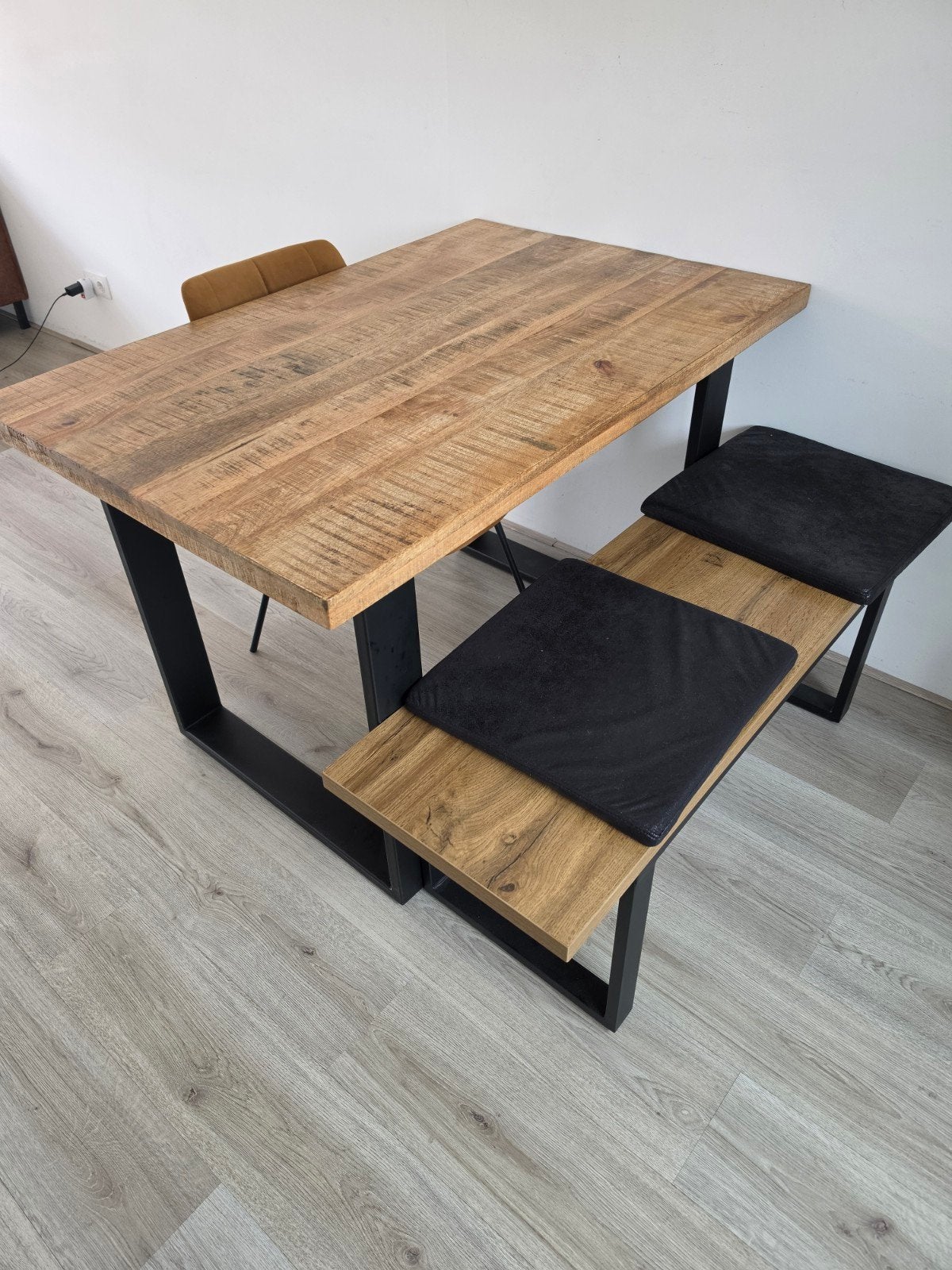Nette eetset mangohout tafel 120cm met bankje, 100 tot 150 cm, 50 tot 100 cm, Zo goed als nieuw, Rechthoekig