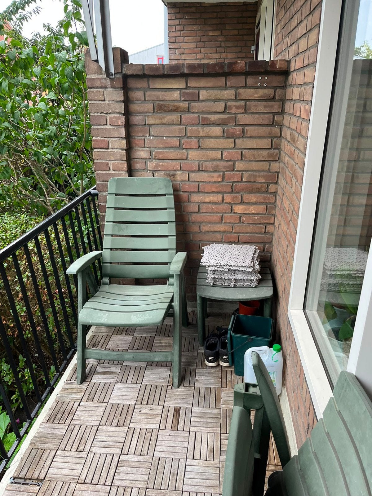 Tuinset: 1x tuintafel, 2x tafeltje, 3 stoelen en 4 kussens, Tuin en Terras, Ophalen, Gebruikt