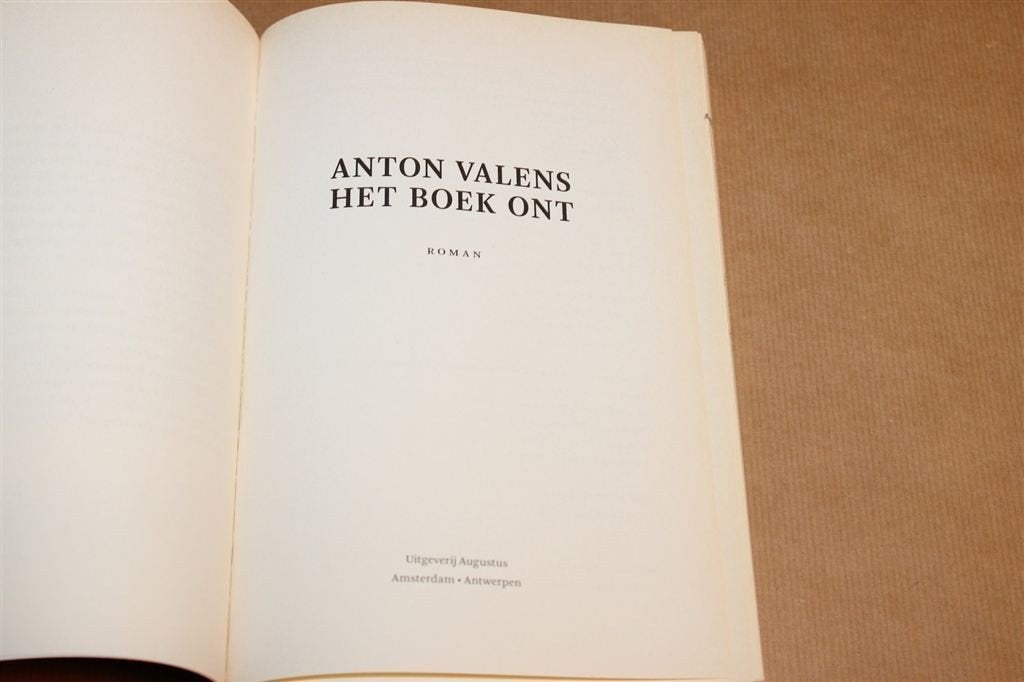 Het Boek Ont — Anton Valens, Roman 2013, Ophalen of Verzenden, Gelezen